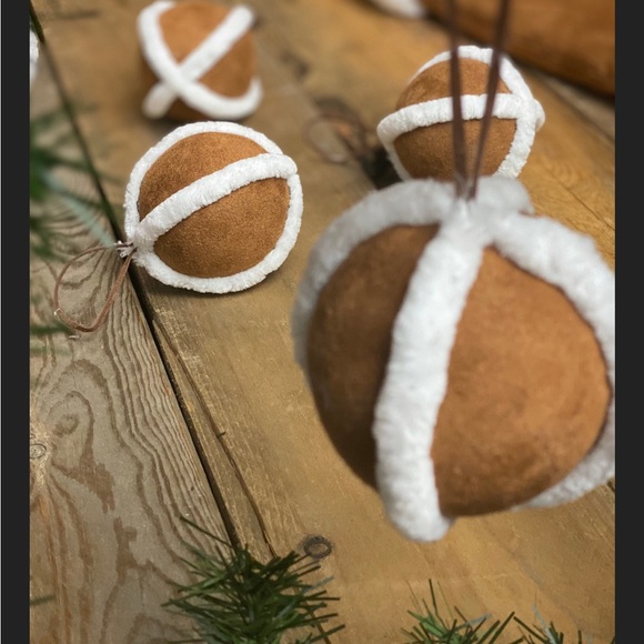 NWT Handmade Set of 4 Tan Sherpa & faux fur Christmas ornaments - Picture 2 of 3